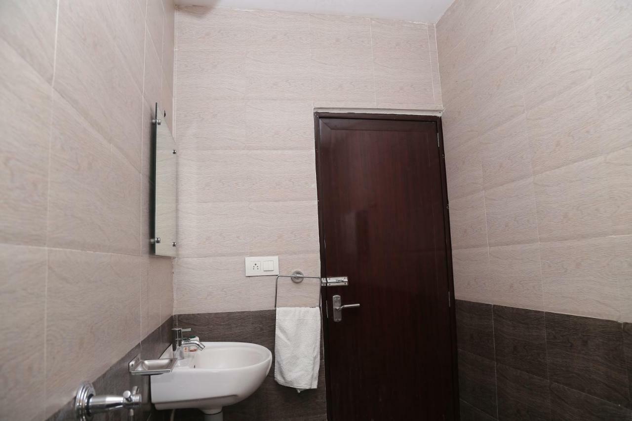 Kodavath Regency Alwaye エクステリア 写真