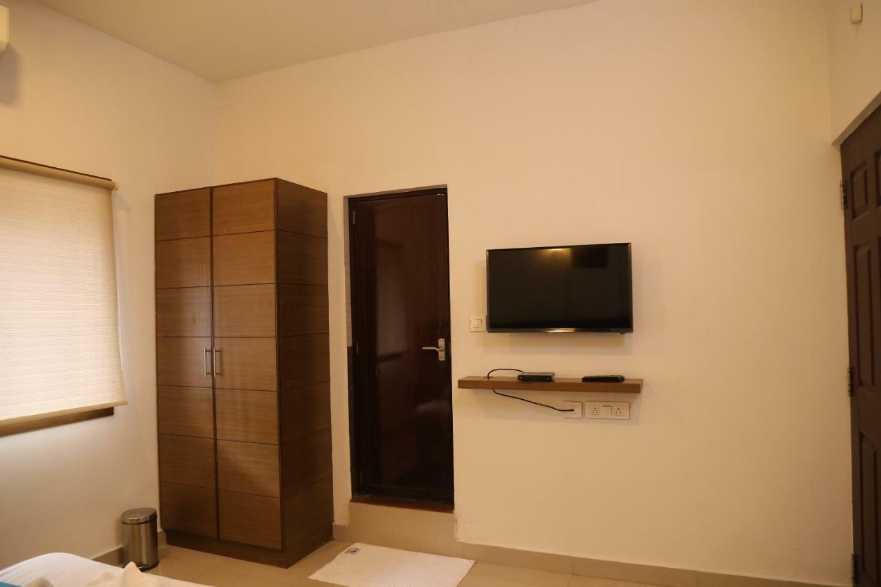 Kodavath Regency Alwaye エクステリア 写真