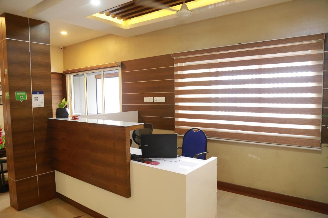 Kodavath Regency Alwaye エクステリア 写真